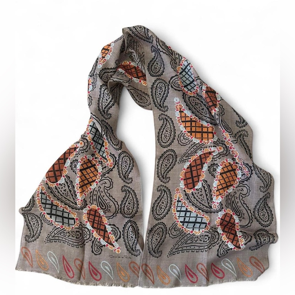 Oscar de la Renta Vintage 100% Silk Paisley Scarf Vintage
